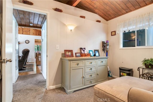 37667 Live Oak Street, Angelus Oaks, CA 92305