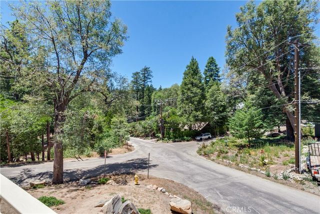 37667 Live Oak Street, Angelus Oaks, CA 92305