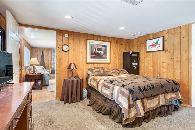 37667 Live Oak Street, Angelus Oaks, CA 92305