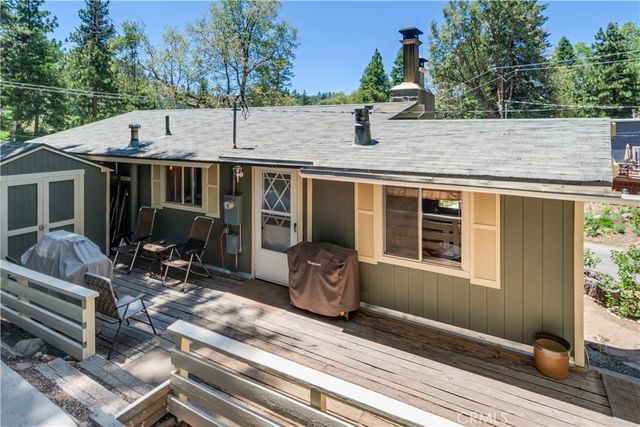 37667 Live Oak Street, Angelus Oaks, CA 92305