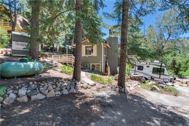 37667 Live Oak Street, Angelus Oaks, CA 92305
