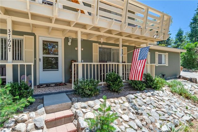 37667 Live Oak Street, Angelus Oaks, CA 92305