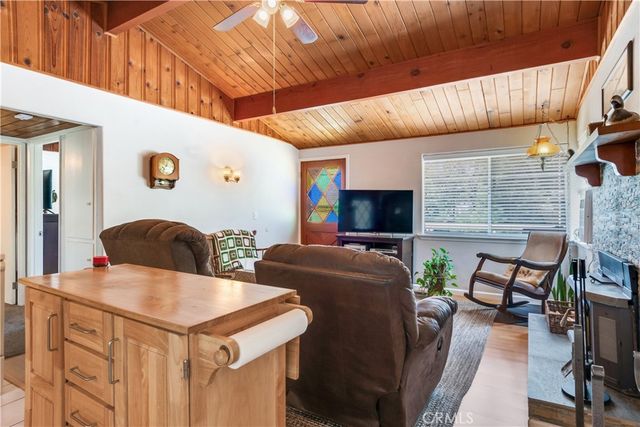 37667 Live Oak Street, Angelus Oaks, CA 92305