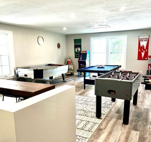 60 Claybrook Road, Dover, MA 02030