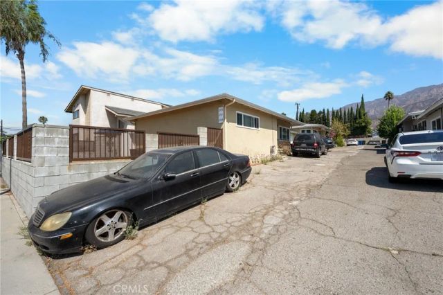 1717 Atchison, Pasadena, CA 91104