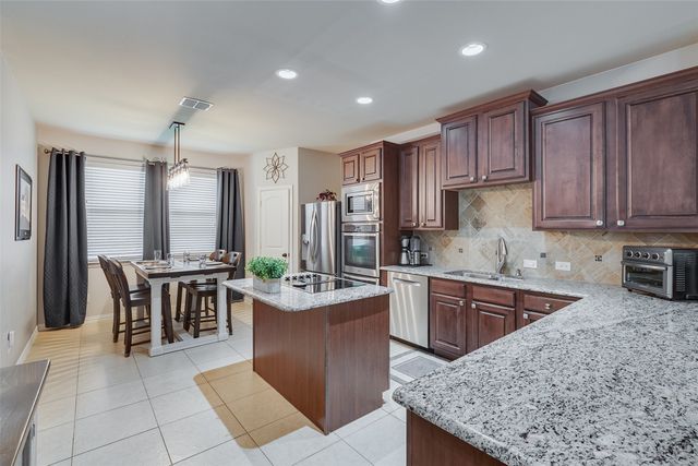 15121 Seventeen Lakes Boulevard, Fort Worth, TX 76262