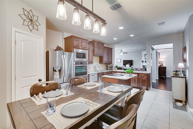 15121 Seventeen Lakes Boulevard, Fort Worth, TX 76262