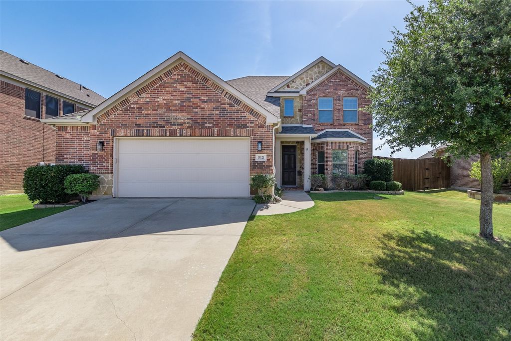 15121 Seventeen Lakes Boulevard, Fort Worth, TX 76262
