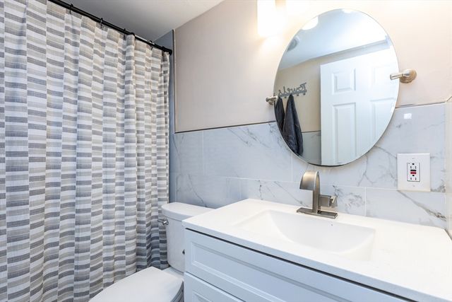 3 Woekel Ter, Methuen, MA 01844