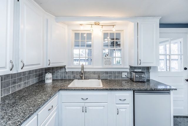 3 Woekel Ter, Methuen, MA 01844