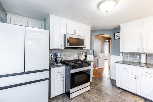 3 Woekel Ter, Methuen, MA 01844