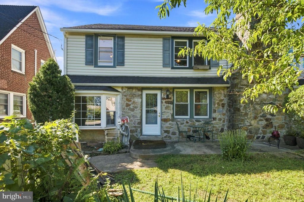 1117 OLD LANCASTER RD, BERWYN, PA 19312 — exterior