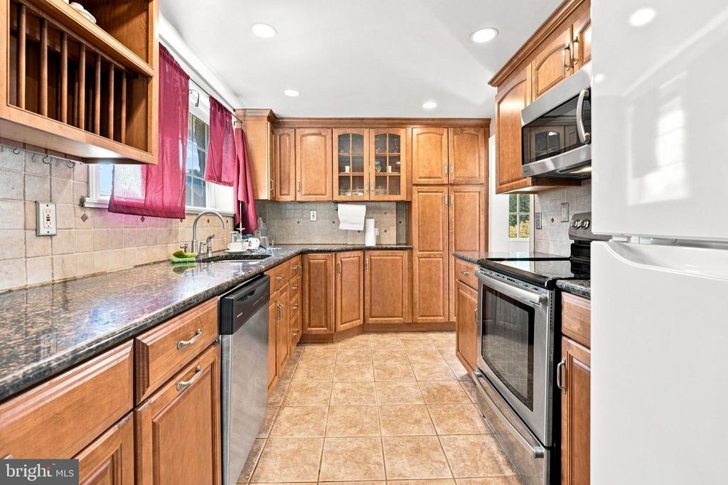 1117 OLD LANCASTER RD, BERWYN, PA 19312 — photo 5