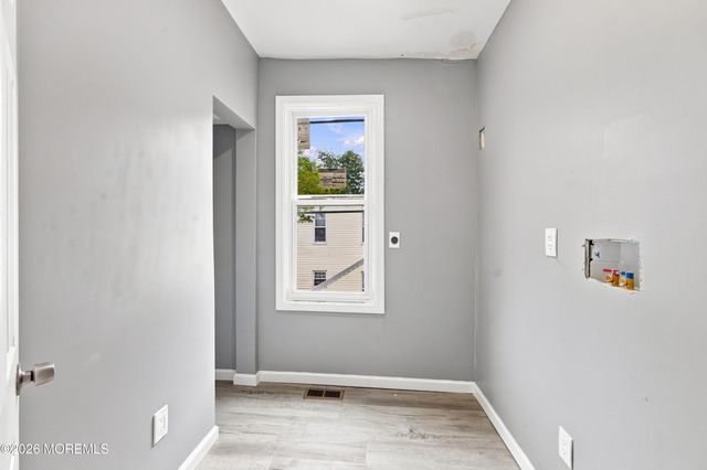 320 Rutherford Avenue, Trenton, NJ 08618