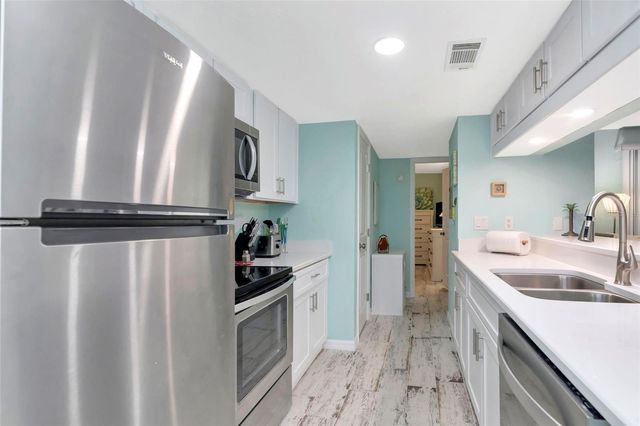 4230 36TH AVENUE S B, St Petersburg, FL 33711