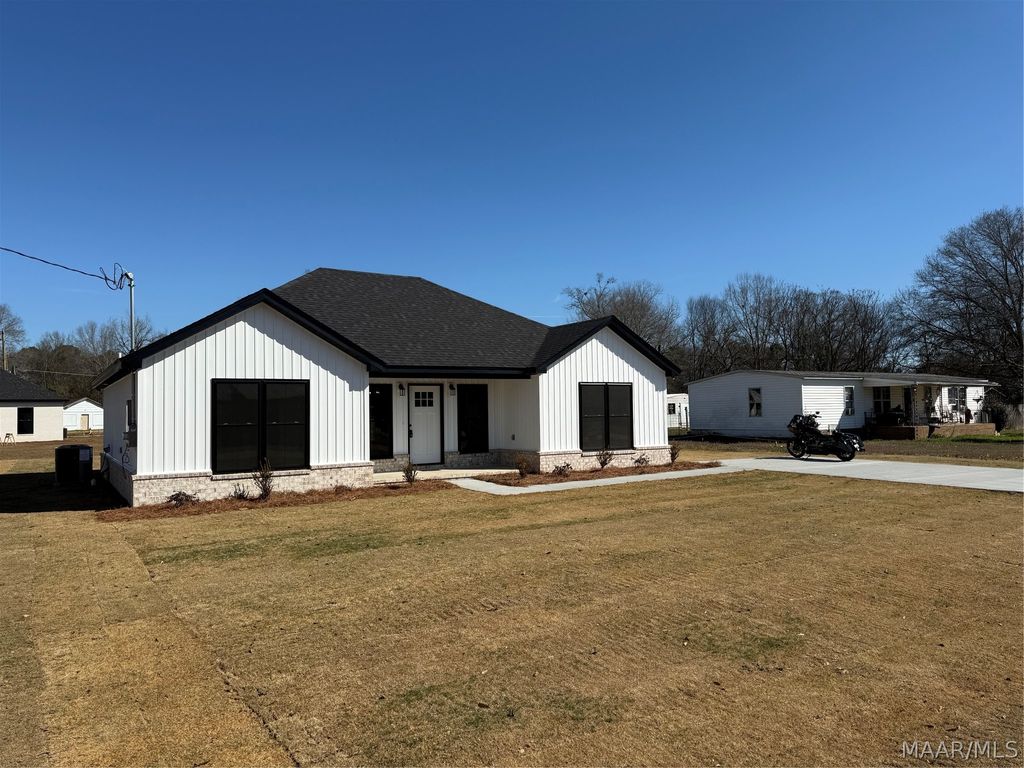 122 Carr Street, Tallassee, AL 36078