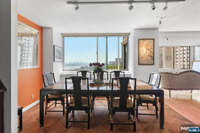 200 Old Palisade Road 5E, Fort Lee, NJ 07024