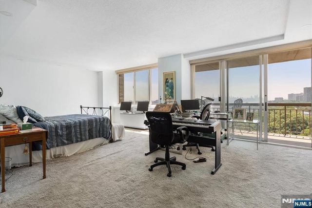 200 Old Palisade Road 5E, Fort Lee, NJ 07024