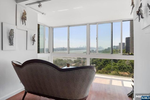 200 Old Palisade Road 5E, Fort Lee, NJ 07024