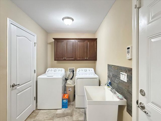 8296 Randall Drive, Navarre, FL 32566