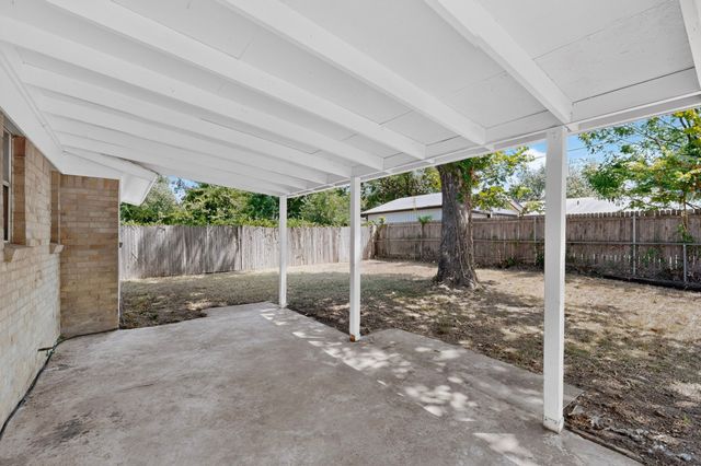 7448 Van Natta Lane, Fort Worth, TX 76112