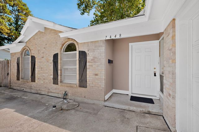 7448 Van Natta Lane, Fort Worth, TX 76112