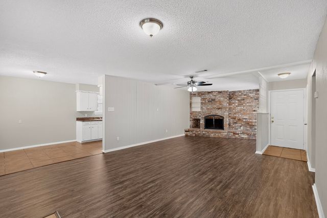 7448 Van Natta Lane, Fort Worth, TX 76112