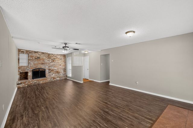 7448 Van Natta Lane, Fort Worth, TX 76112