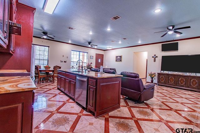 6045 County Road 1110, Grand Saline, TX 75140