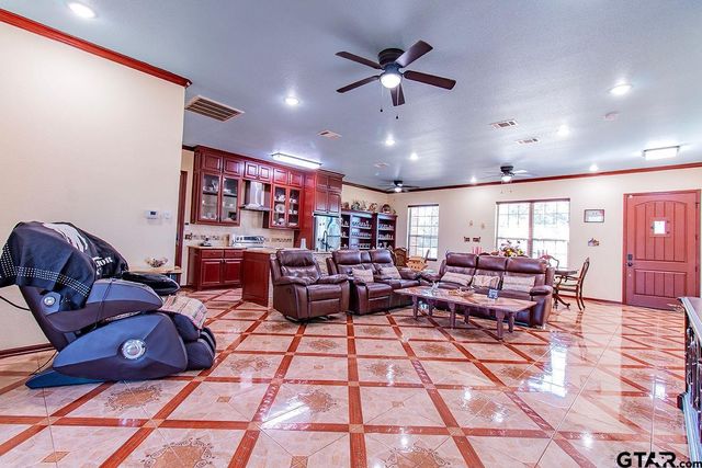 6045 County Road 1110, Grand Saline, TX 75140