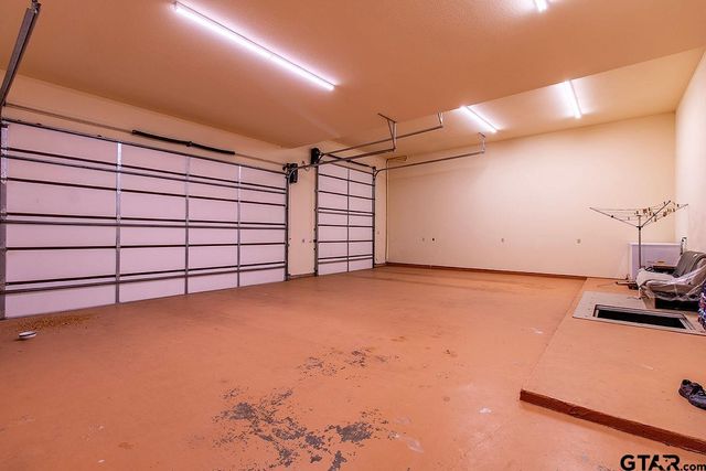 6045 County Road 1110, Grand Saline, TX 75140