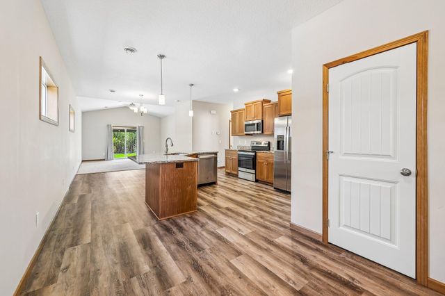 126 9th Avenue NE, Isanti, MN 55040