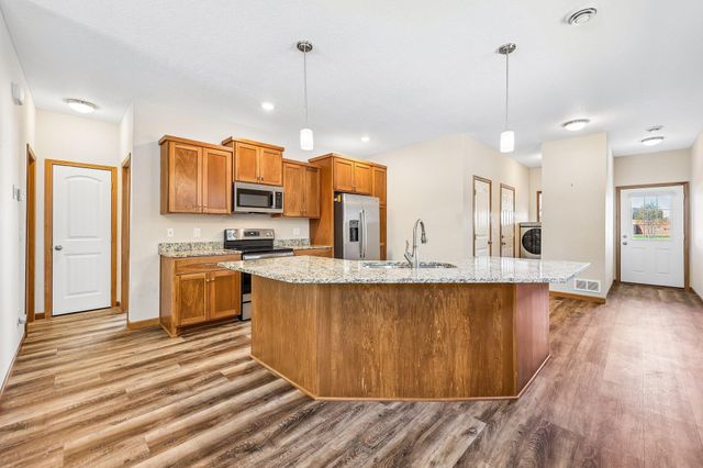 126 9th Avenue NE, Isanti, MN 55040
