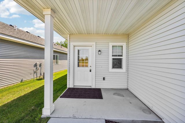 126 9th Avenue NE, Isanti, MN 55040