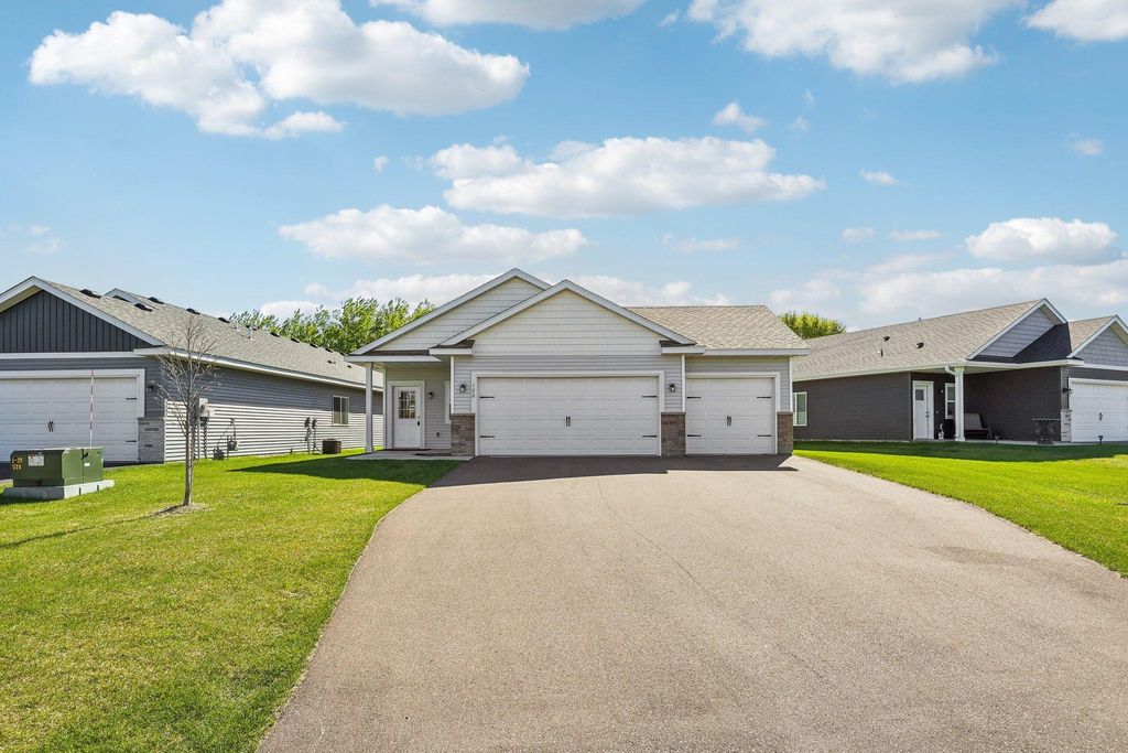 126 9th Avenue NE, Isanti, MN 55040