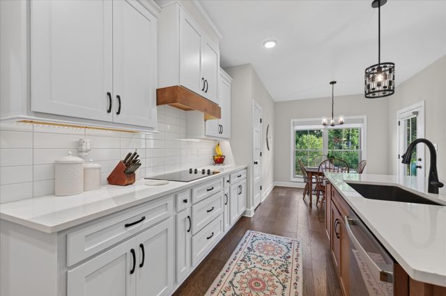 580 Bowden Dr, Clarksville, TN 37043