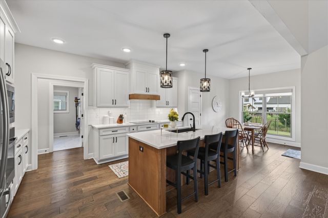 580 Bowden Dr, Clarksville, TN 37043