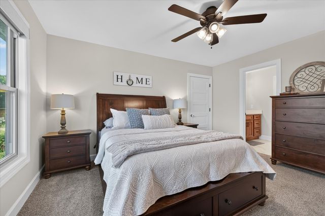 580 Bowden Dr, Clarksville, TN 37043