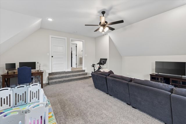 580 Bowden Dr, Clarksville, TN 37043