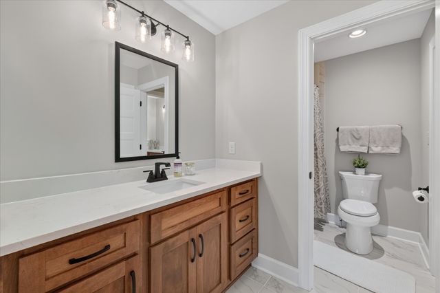 580 Bowden Dr, Clarksville, TN 37043