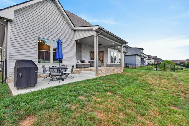 580 Bowden Dr, Clarksville, TN 37043