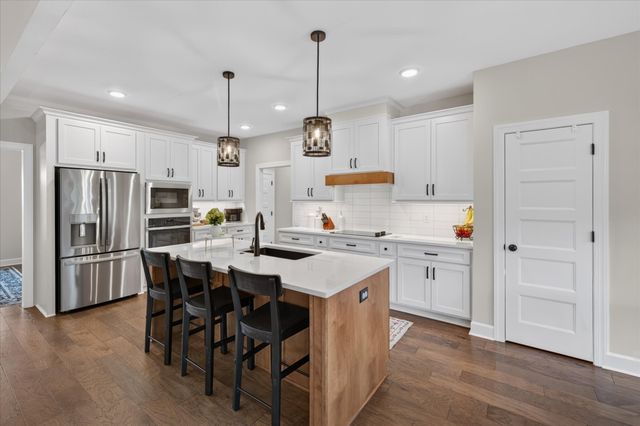 580 Bowden Dr, Clarksville, TN 37043