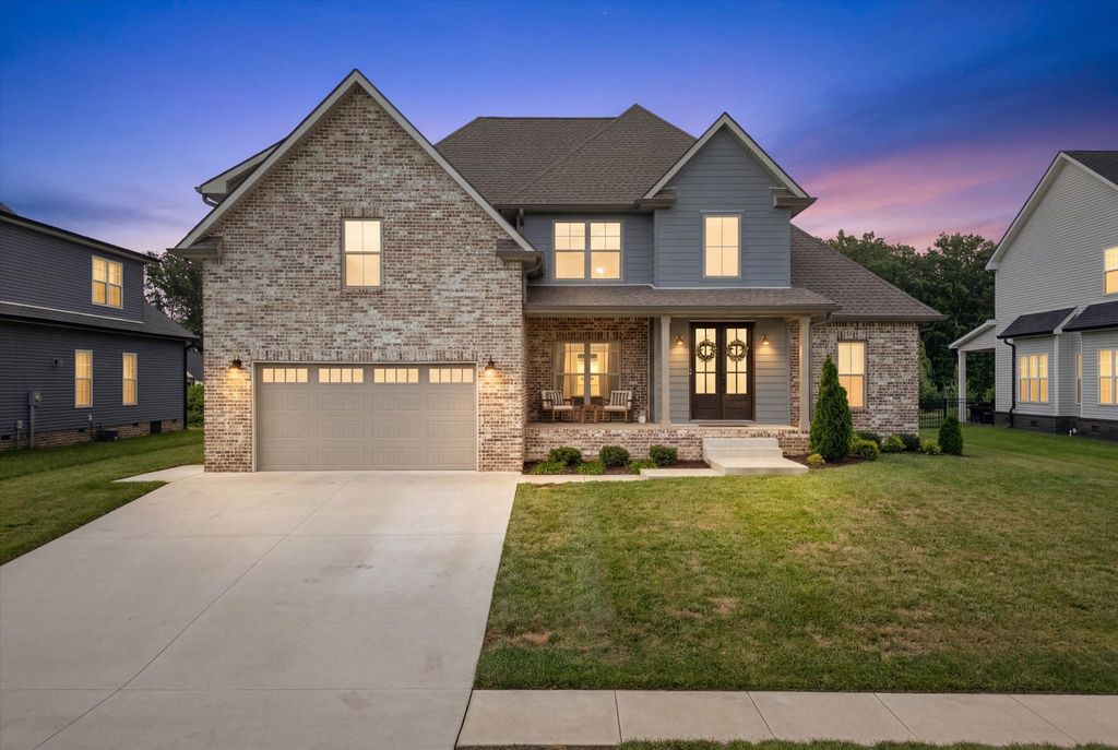 580 Bowden Dr, Clarksville, TN 37043