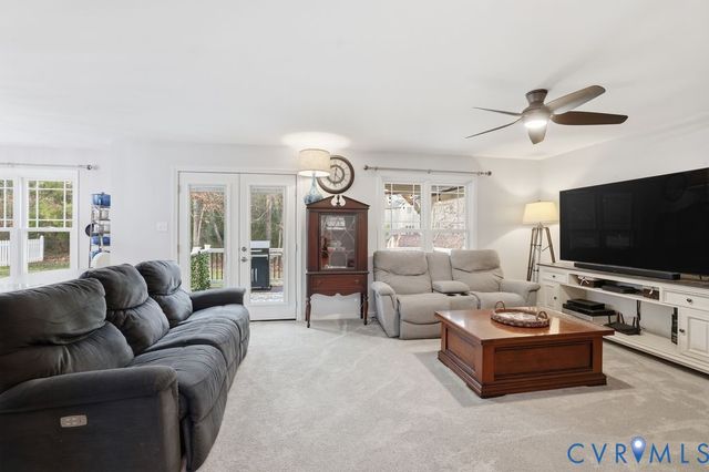 3606 Ivyridge Dr, Chester, VA 23831