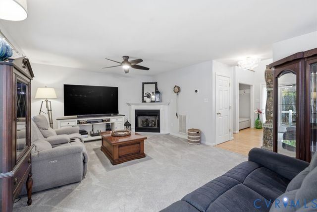 3606 Ivyridge Dr, Chester, VA 23831