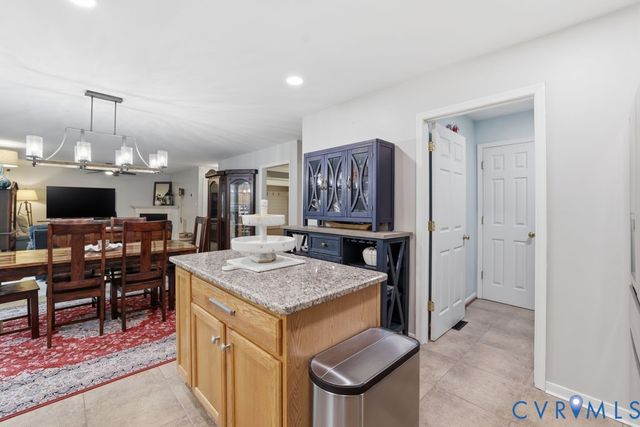 3606 Ivyridge Dr, Chester, VA 23831