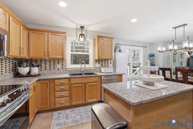 3606 Ivyridge Dr, Chester, VA 23831