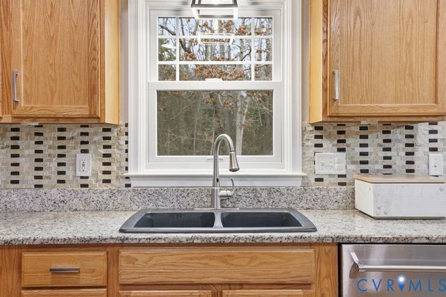 3606 Ivyridge Dr, Chester, VA 23831