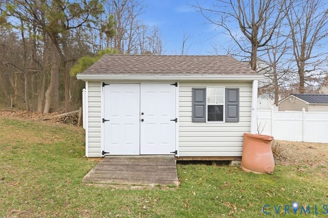 3606 Ivyridge Dr, Chester, VA 23831