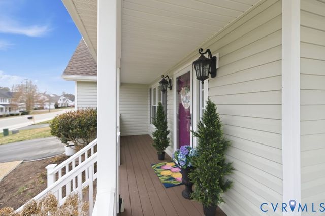 3606 Ivyridge Dr, Chester, VA 23831